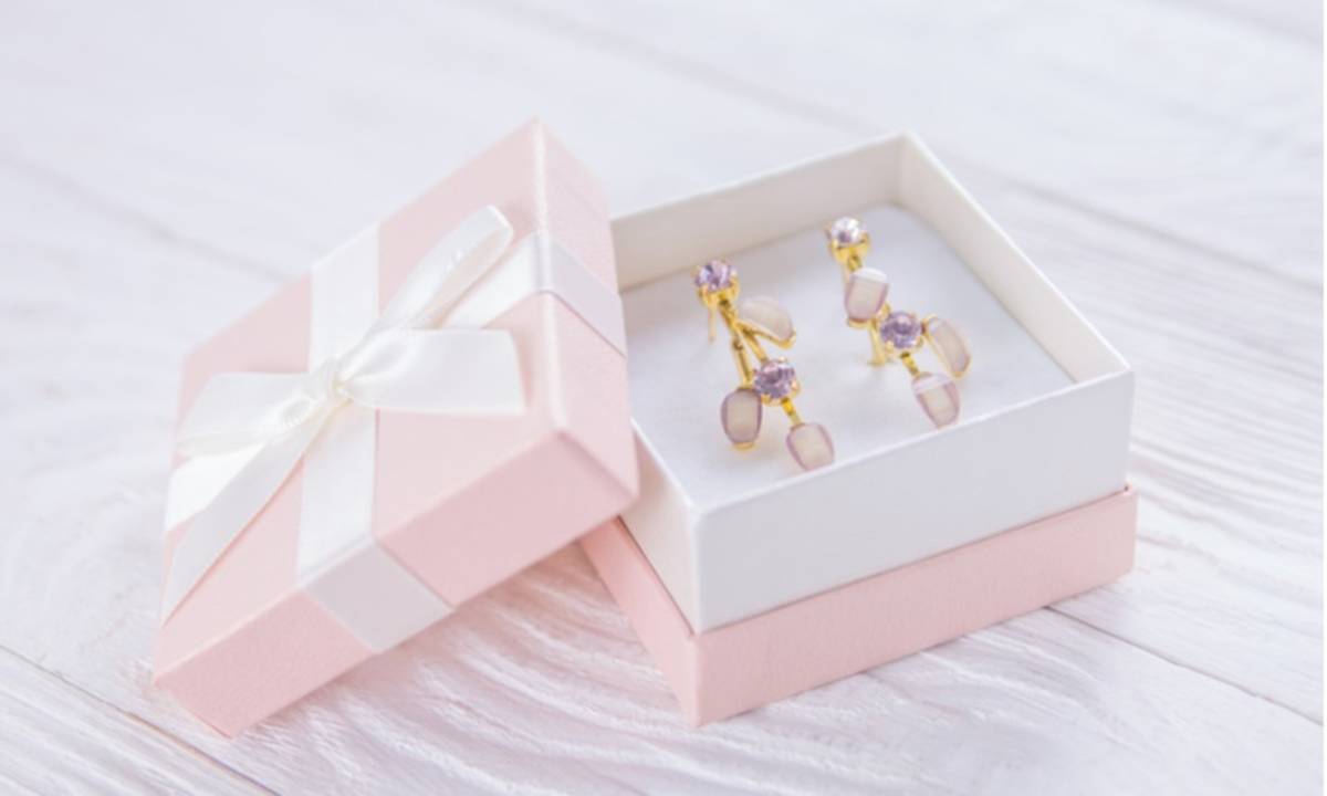 Perhiasan Emas, Pilihan Kado Ulang Tahun Yang Spesial Untuk Sahabat Wanita