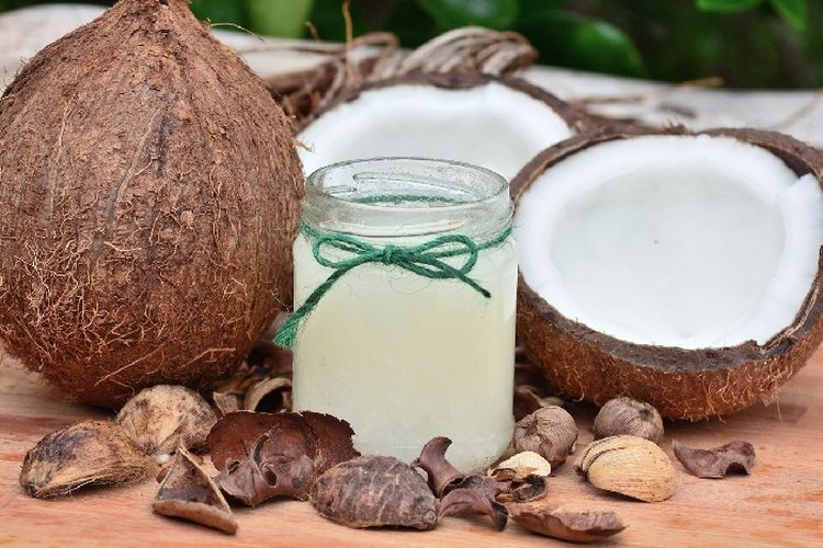 Cara Membuat Minyak Kelapa Bening