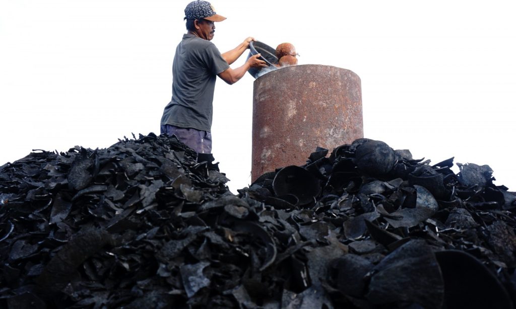 Cara Pembuatan Briket Tempurung Kelapa