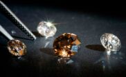 Perbedaan Mendasar antara Berlian Asli dan Berlian Sintetis di Toko Perhiasan