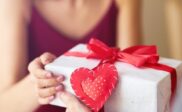 Hadiah Perhiasan untuk Ibu: Mengungkapkan Kasih Sayang Tanpa Kata